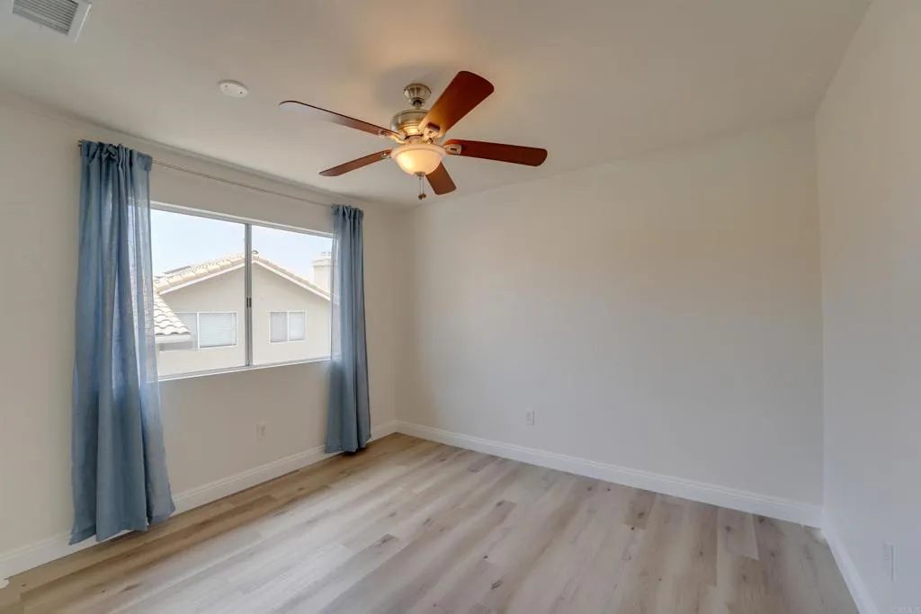 property viewer photo 27