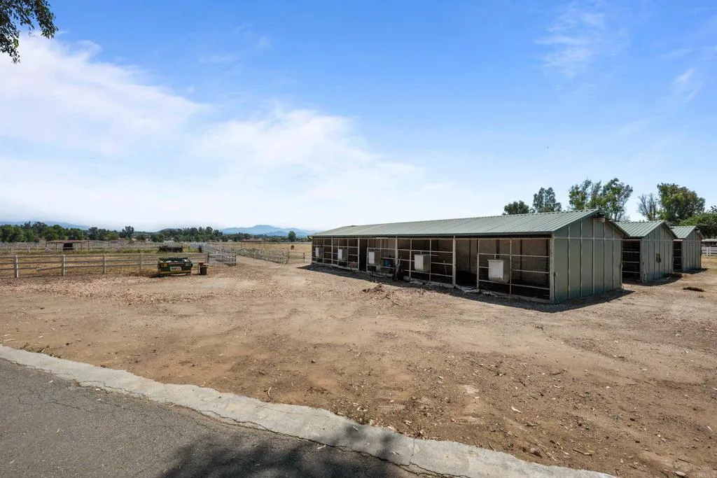 main property photo 12