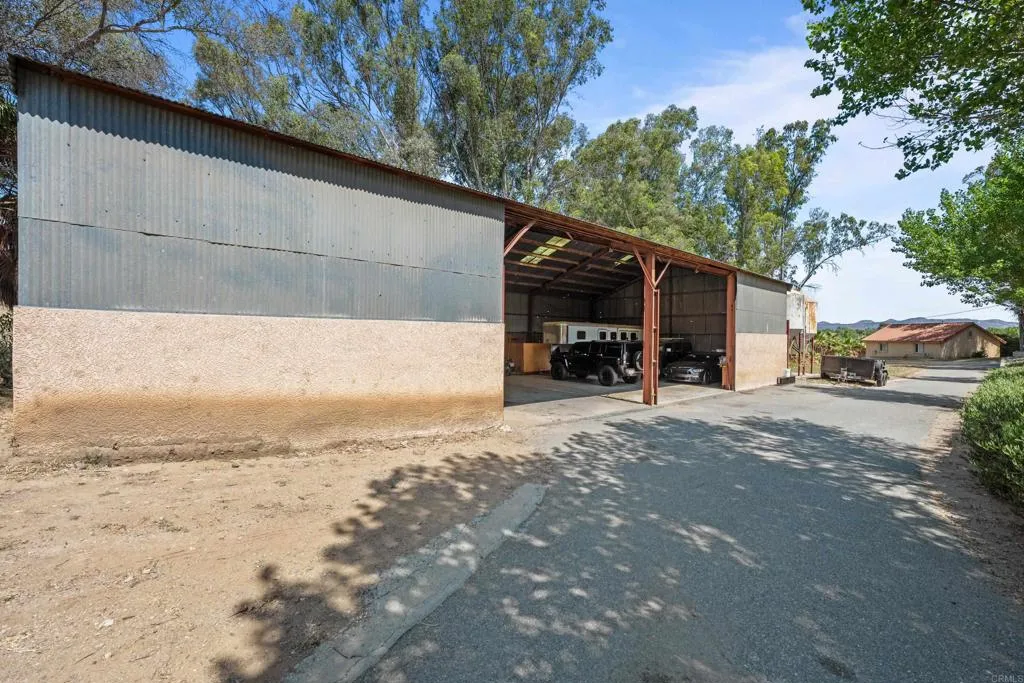 main property photo 16