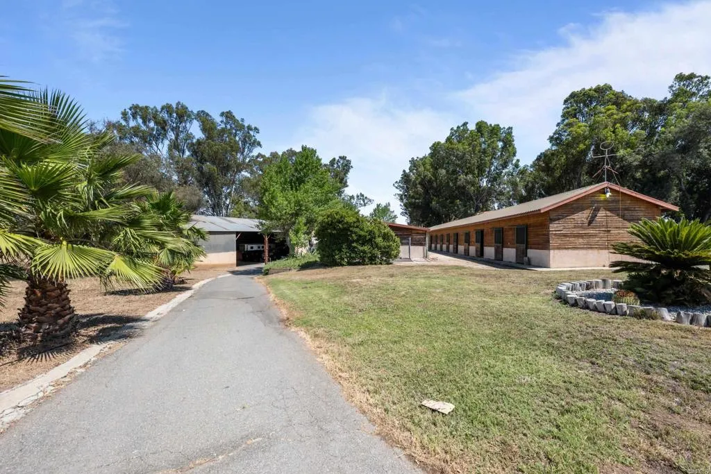 main property photo 12