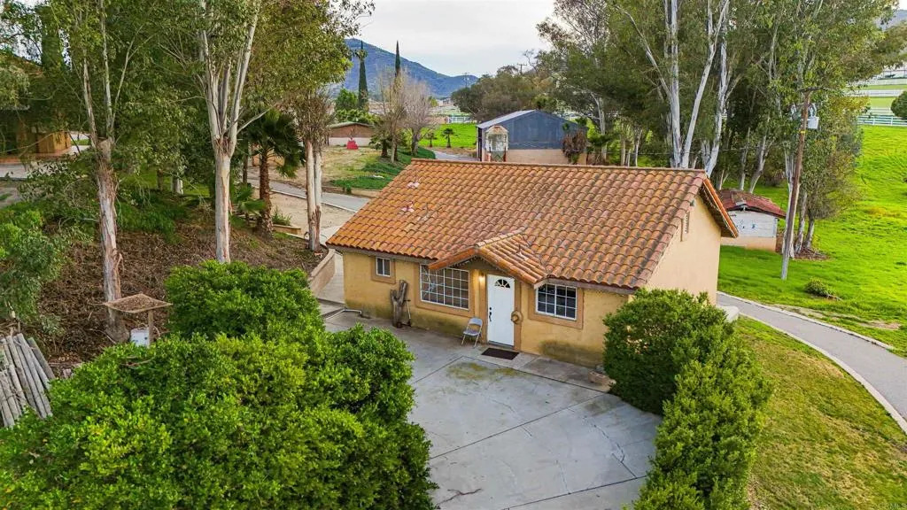 main property photo 23
