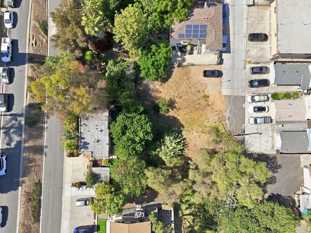 main property photo 36