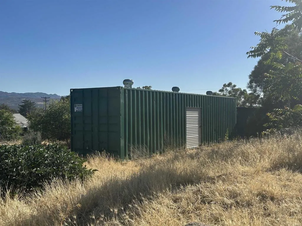 main property photo 14