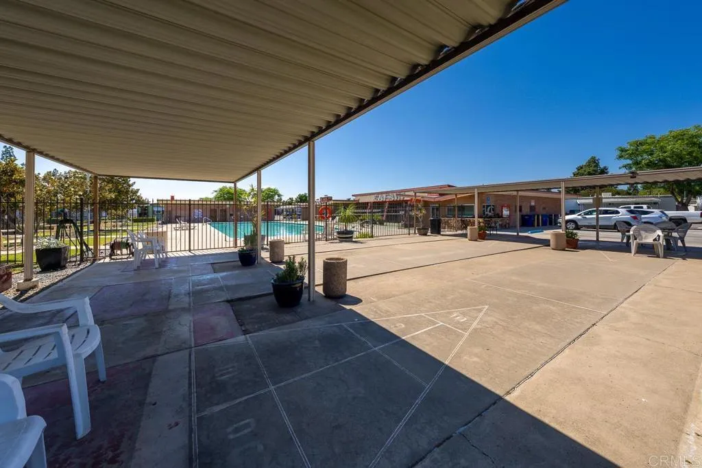 main property photo 16