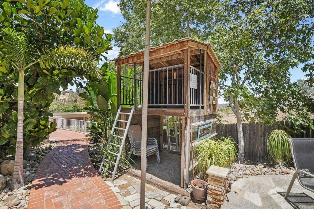 main property photo 42