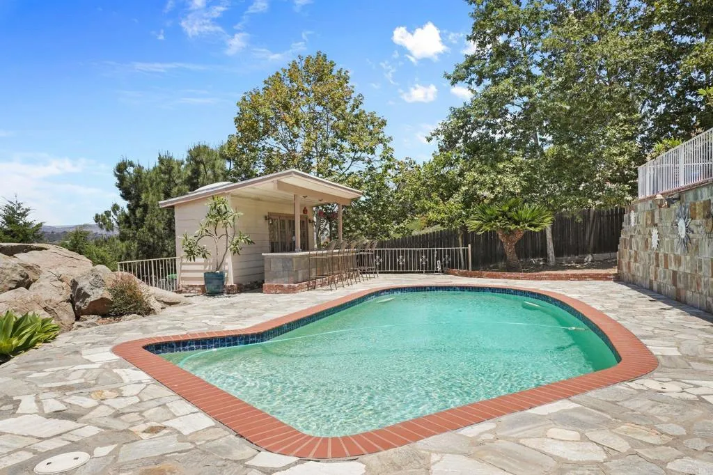 main property photo 70