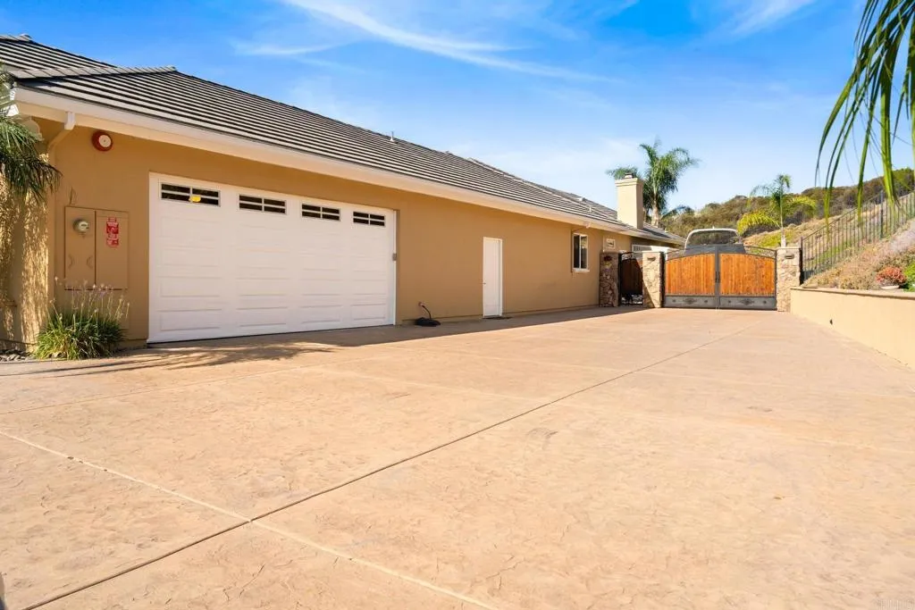 main property photo 74