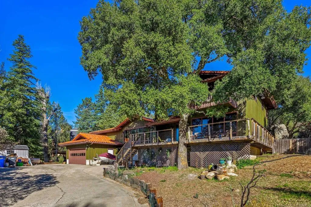 main property photo 44