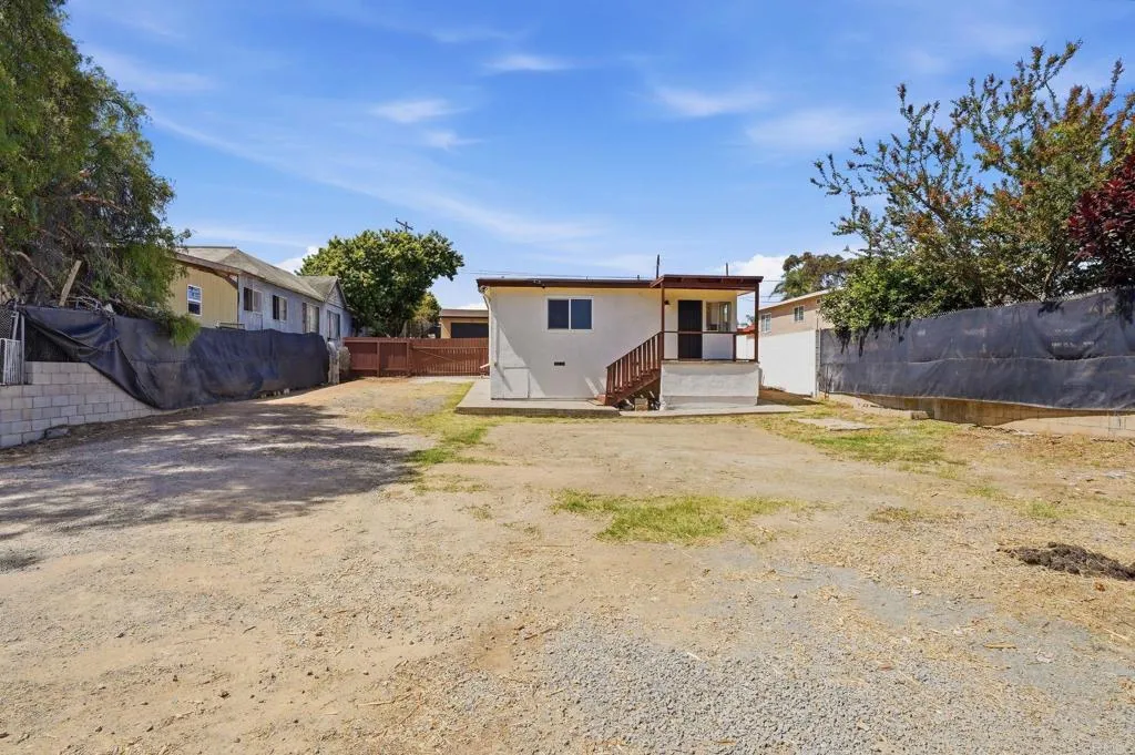 main property photo 35