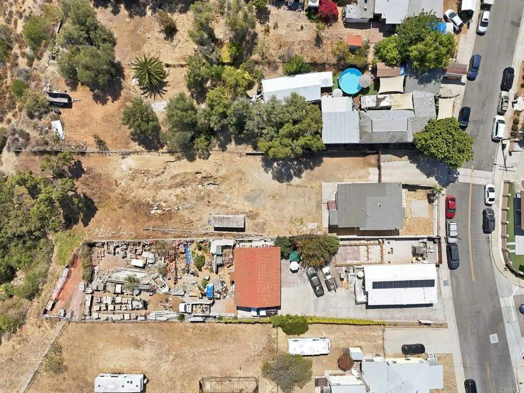 main property photo 37