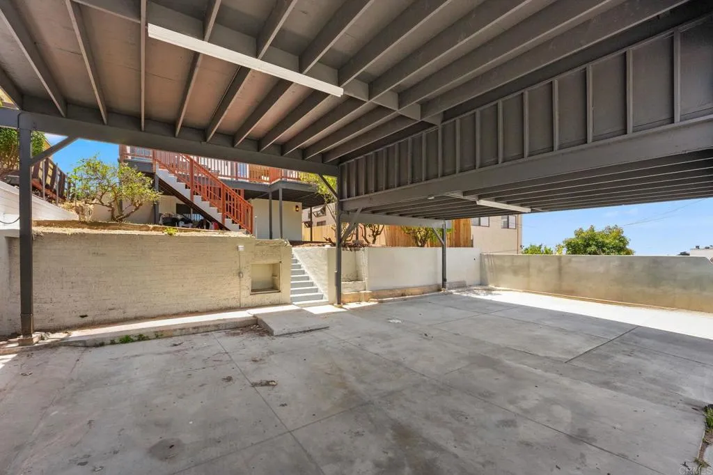 main property photo 41