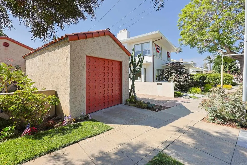 main property photo 60
