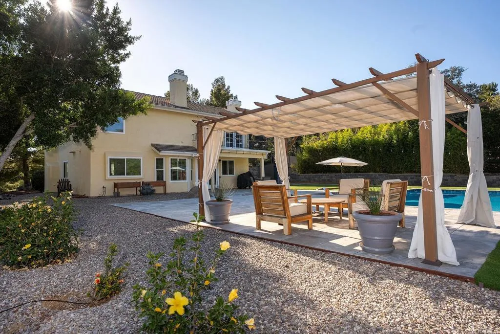 main property photo 40