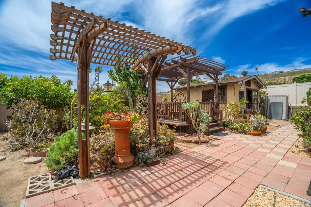 main property photo 32