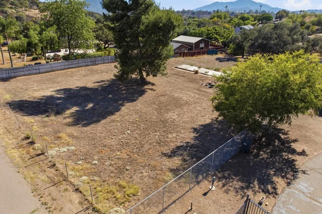 main property photo 50
