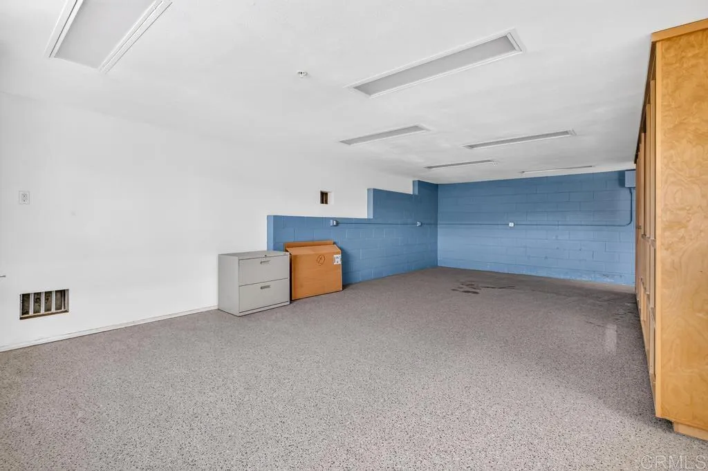 main property photo 49