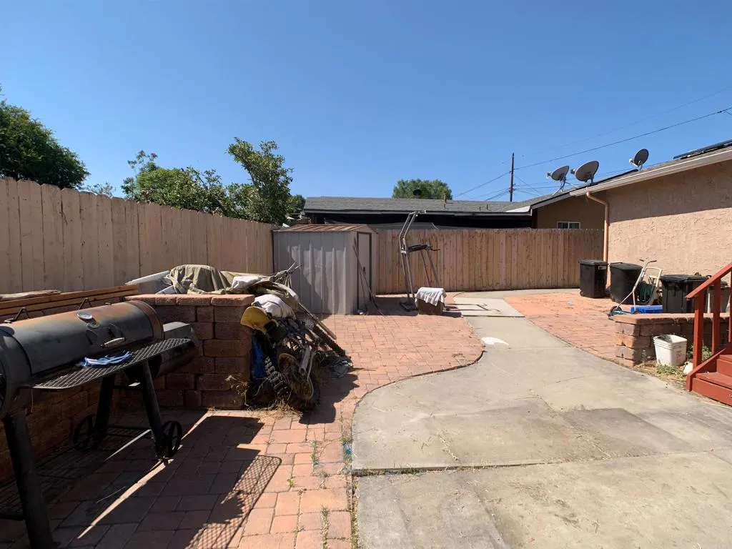 main property photo 13