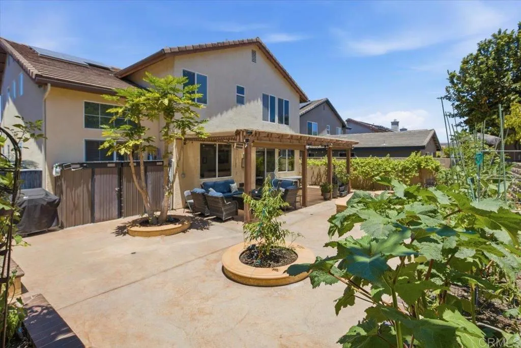 main property photo 4