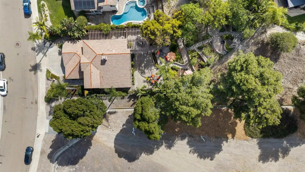 main property photo 56