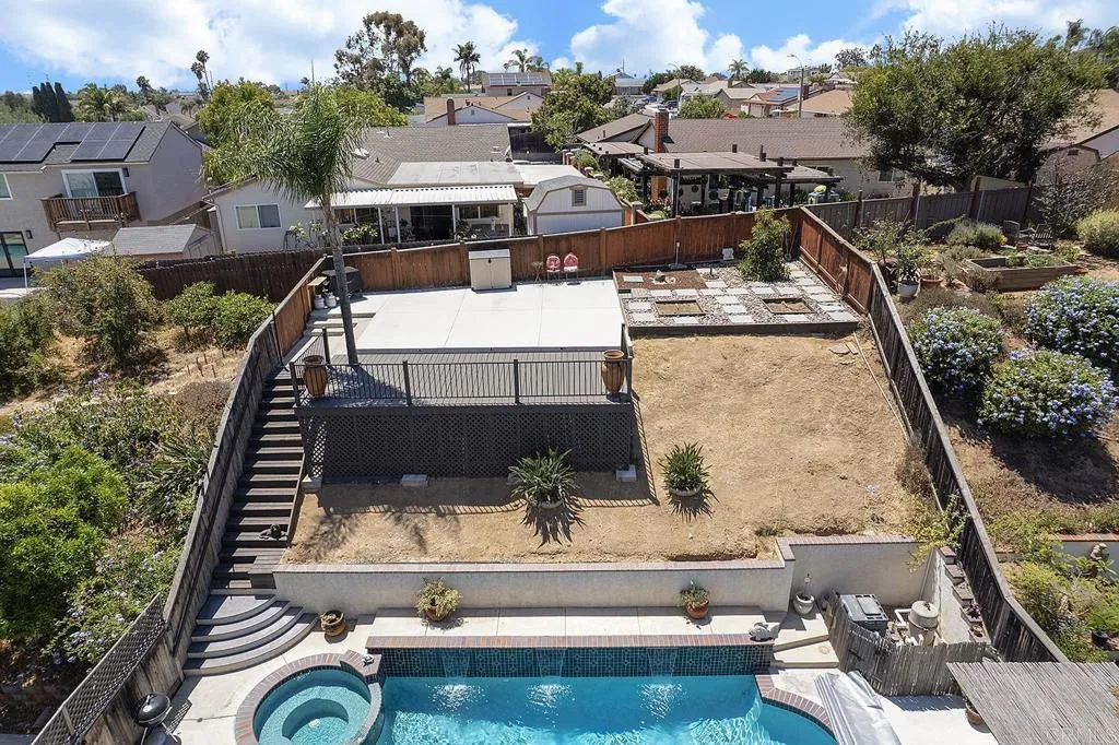 main property photo 45