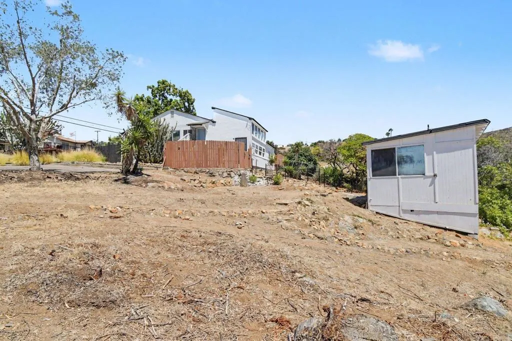 main property photo 40