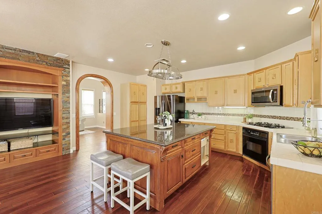 main property photo 15