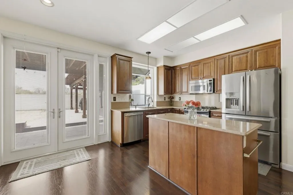 main property photo 25