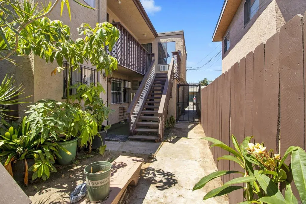 main property photo 4