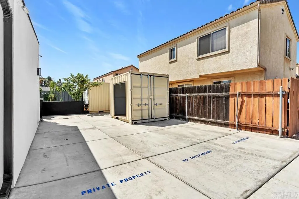 main property photo 40