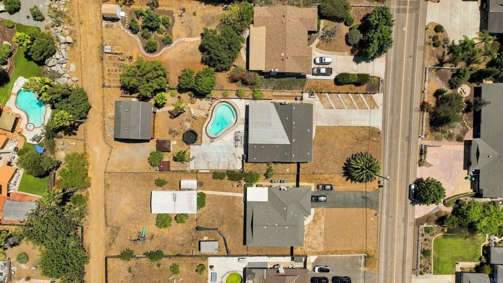 main property photo 12