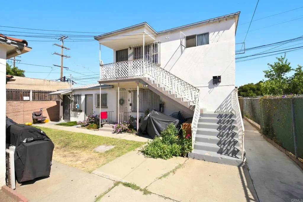 main property photo 12