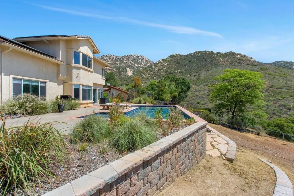 main property photo 32
