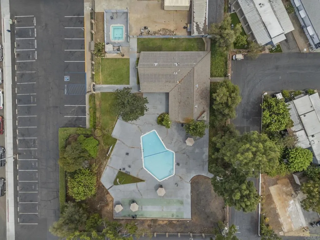 main property photo 45