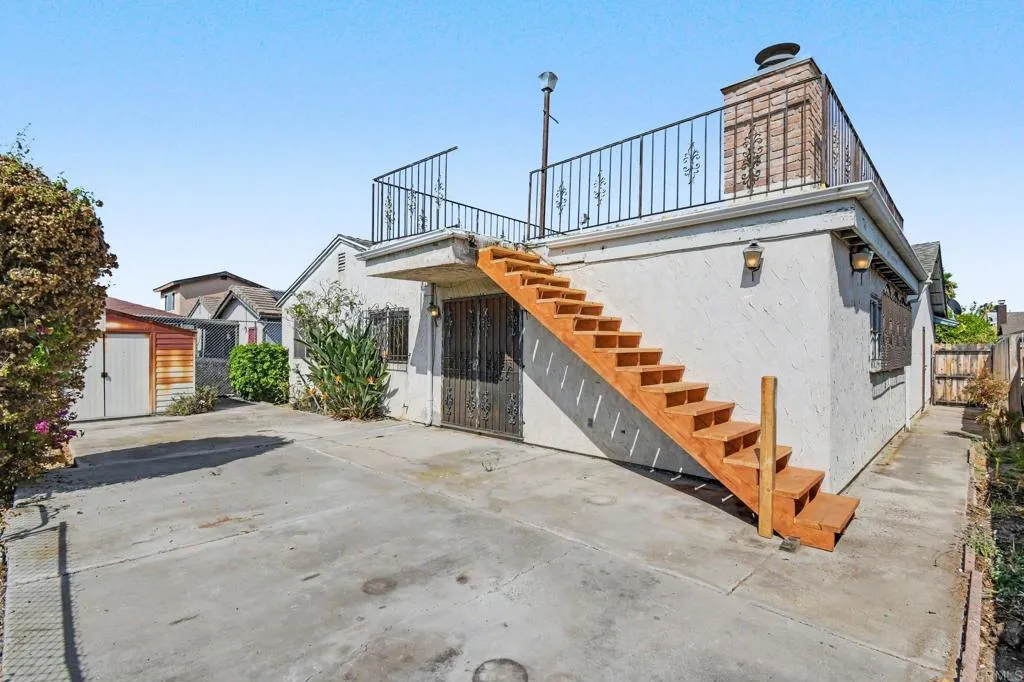 main property photo 26