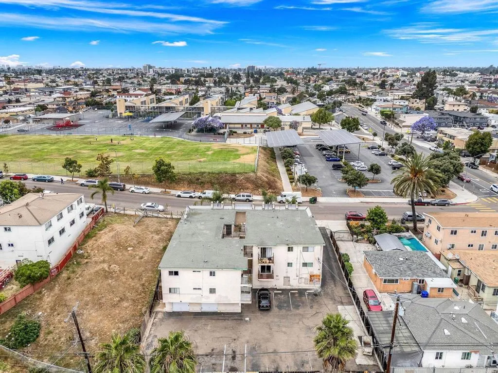 main property photo 18