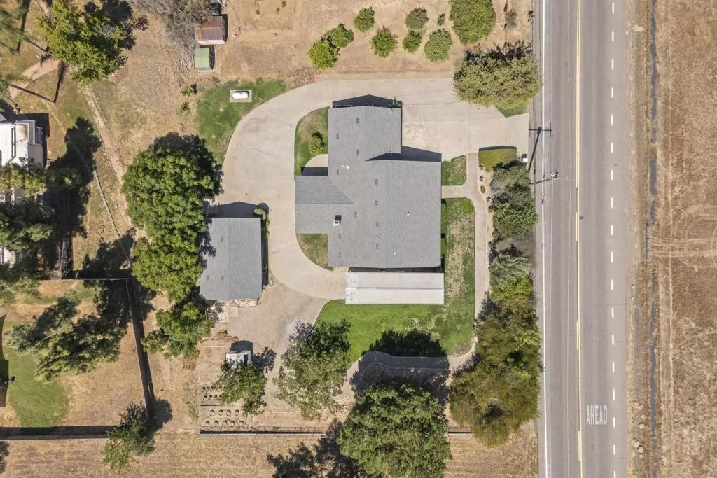main property photo 50