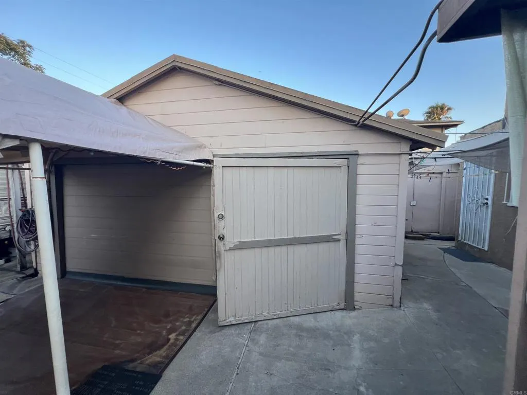 main property photo 12