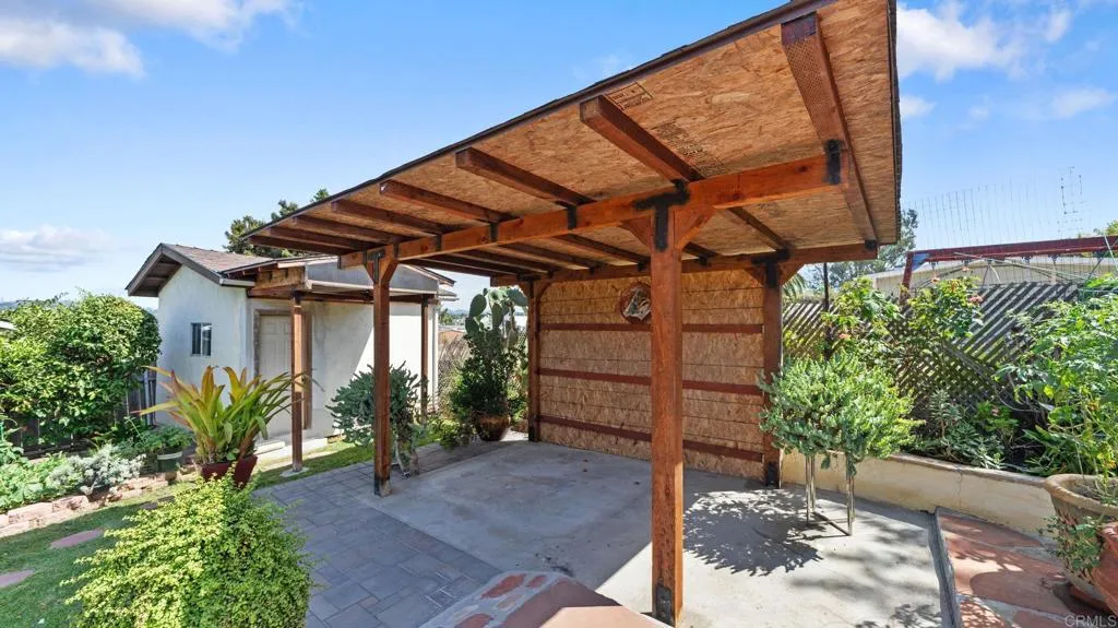 main property photo 40