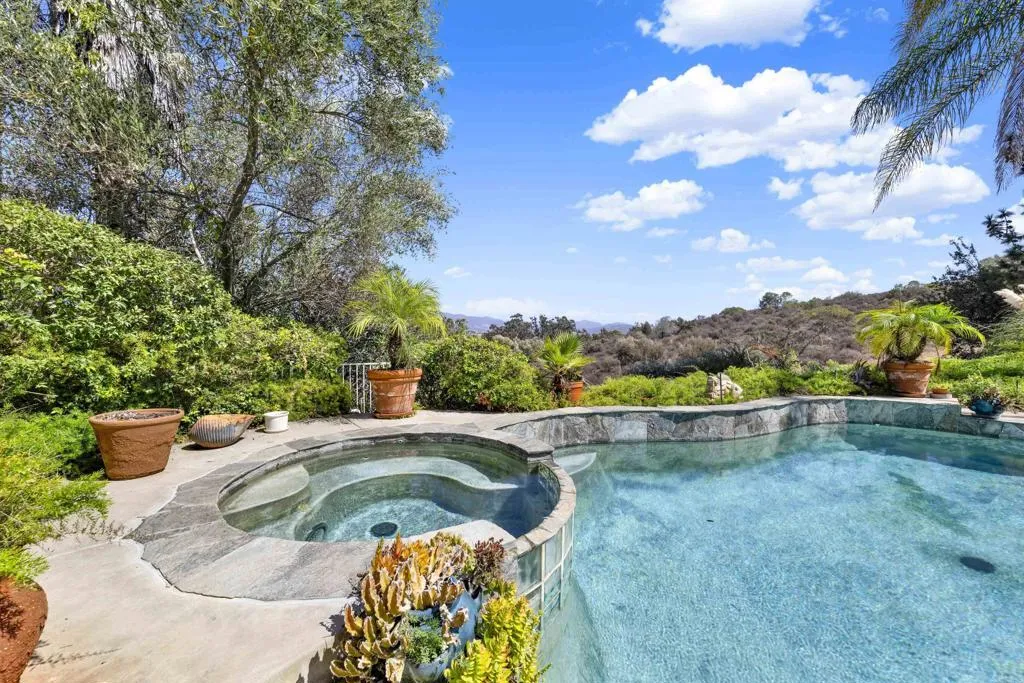 main property photo 74