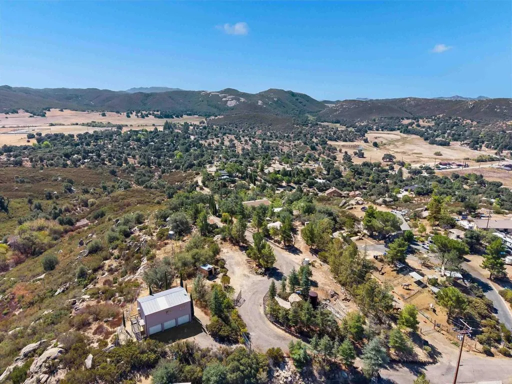 main property photo 10
