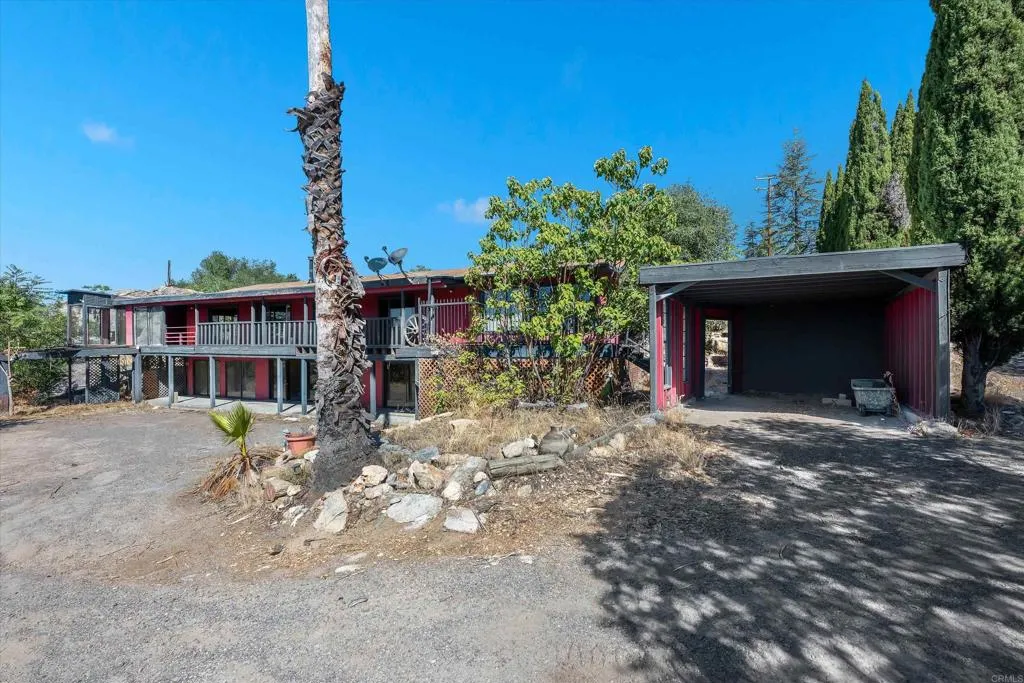 main property photo 13