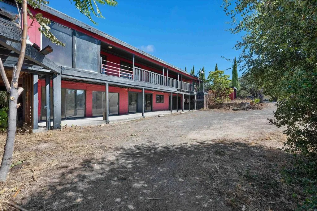main property photo 15