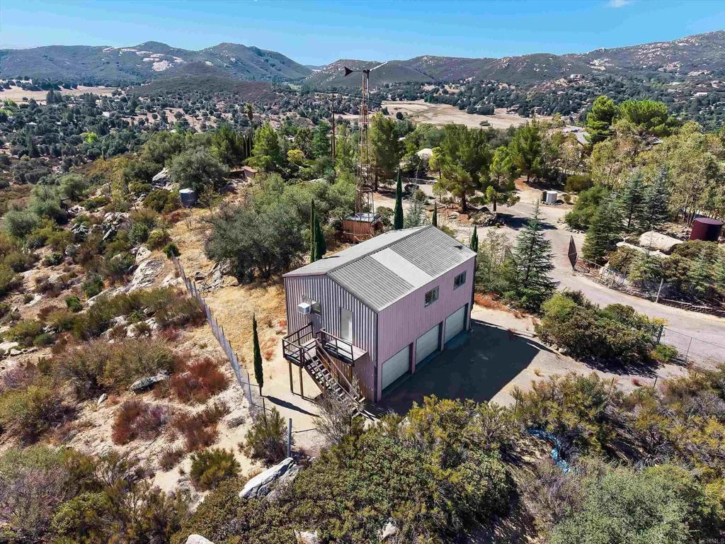 main property photo 9