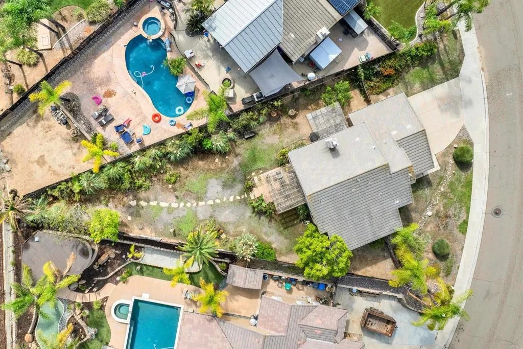 main property photo 43