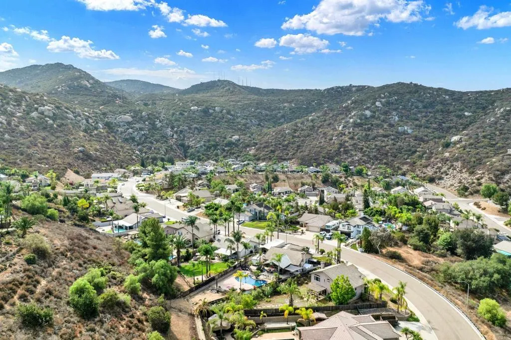 main property photo 50