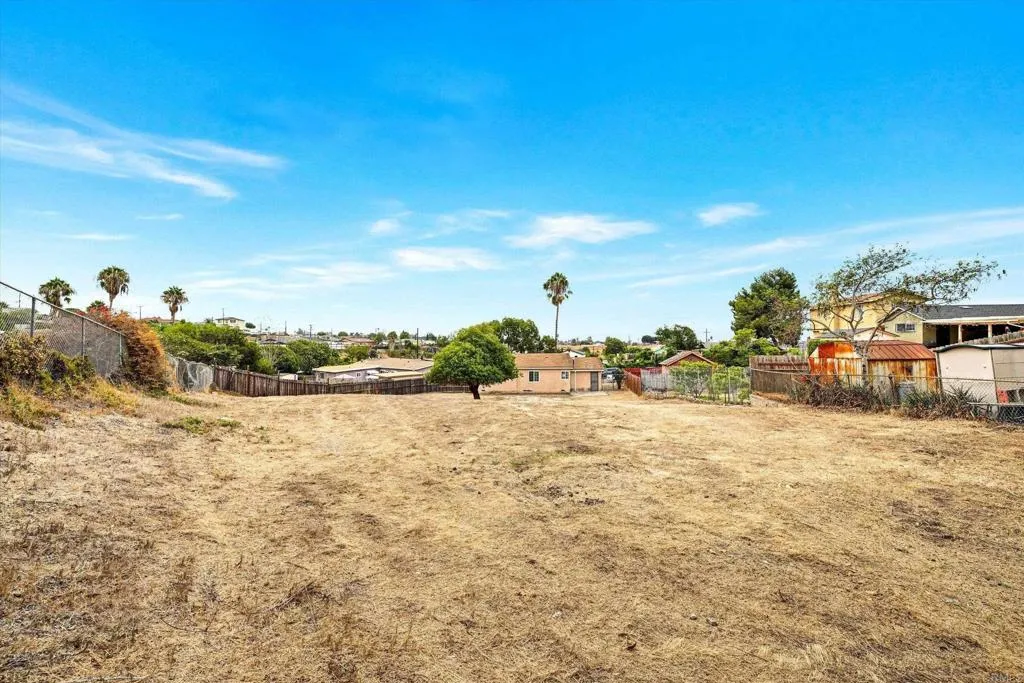 main property photo 27