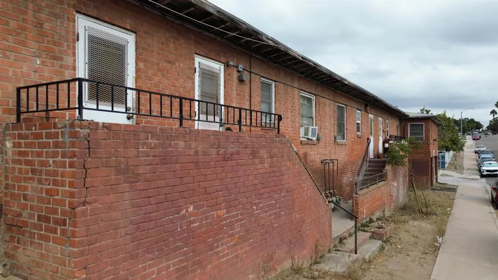 main property photo 24