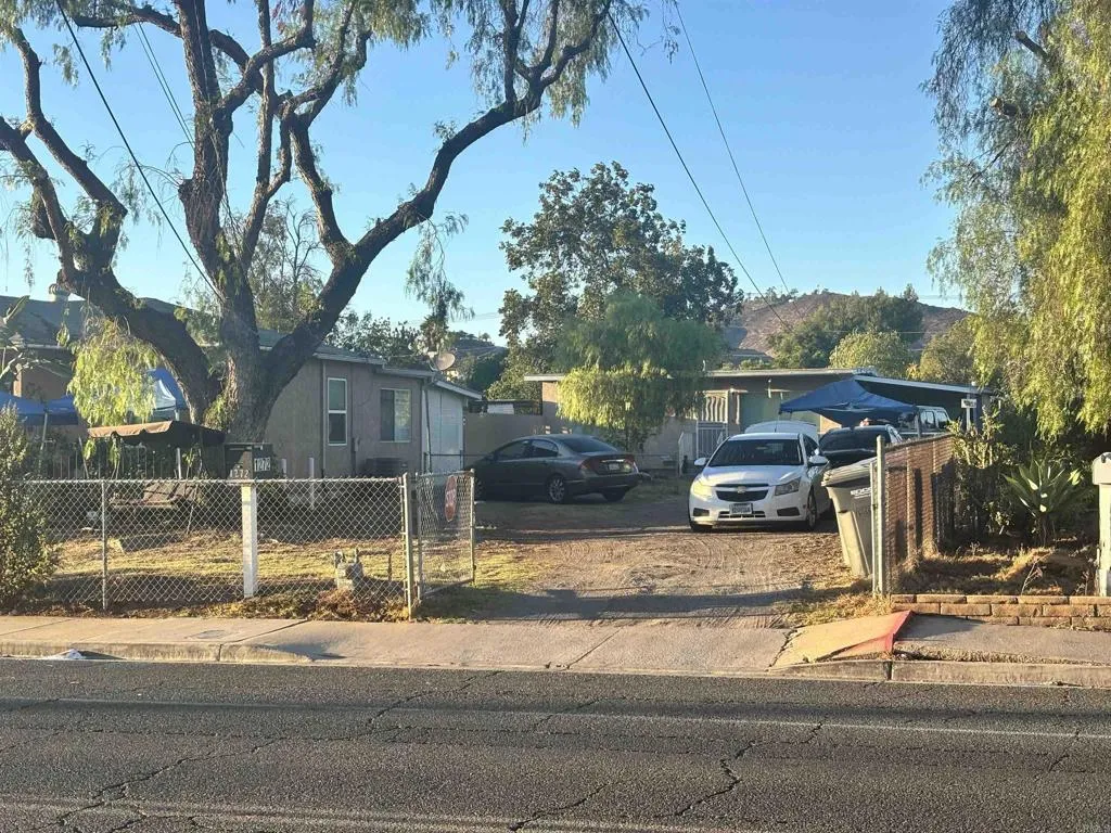 main property photo 2