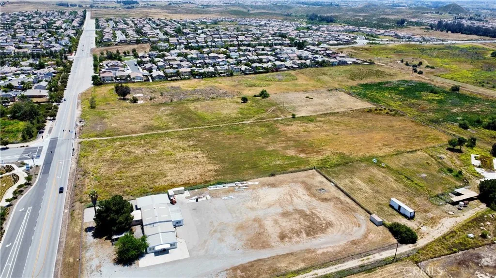 main property photo 10