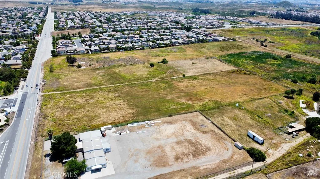 main property photo 11